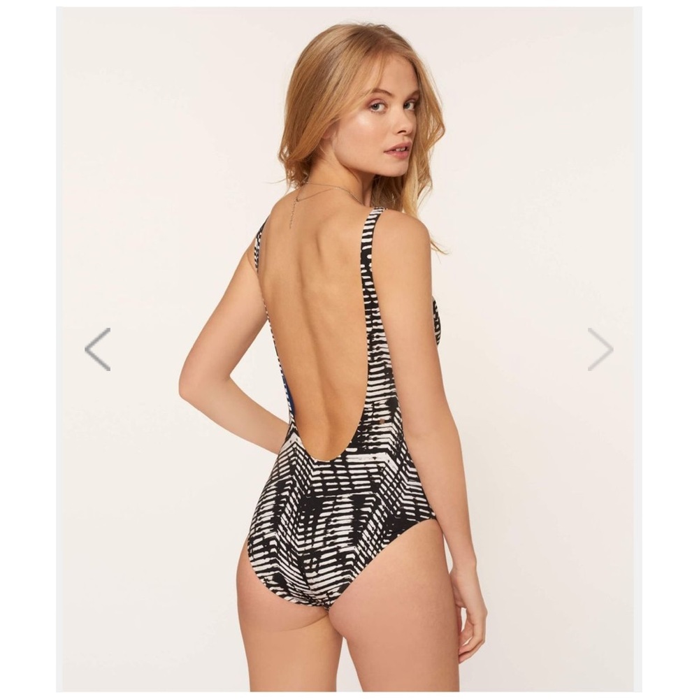 Macrame One Piece - Picture 3 of 7